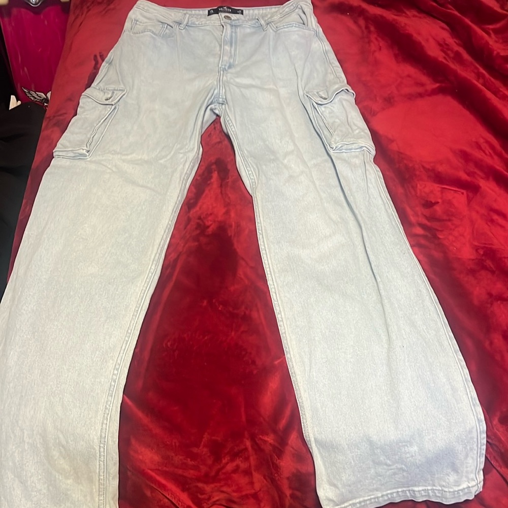 HOLLISTER Cargo Jeans!!